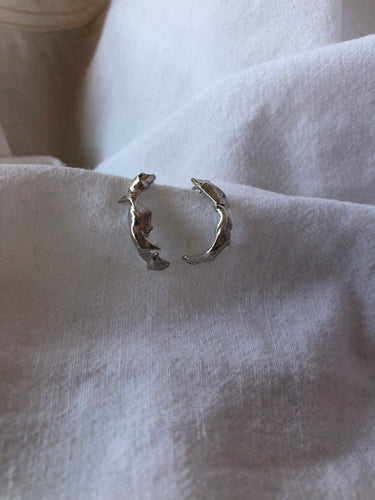 Wavy Hoops No. 04