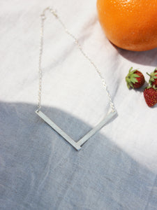 minimal necklace with a small detail in eco sterling silver