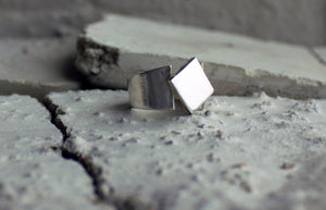 Sustainable jewellery. Cubistic inspired signetring with a square detail as the vocal point of the ring
